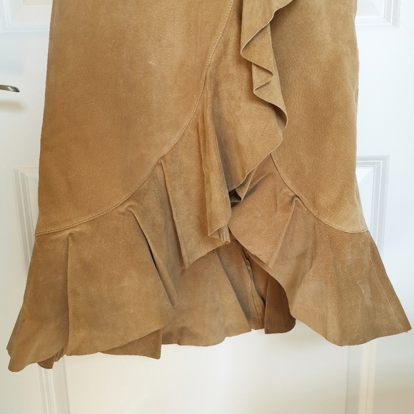 NWOT Moda International tan suede leather skirt ruffle mermaid cut - Picture 4 of 9